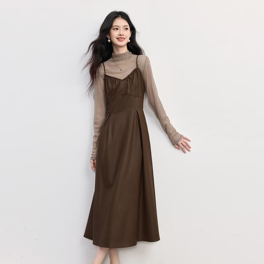【10/1新品】熙世界琥珀流光PU皮吊带裙套装女秋冬复古网纱打底衫连衣裙两件套 商品图4