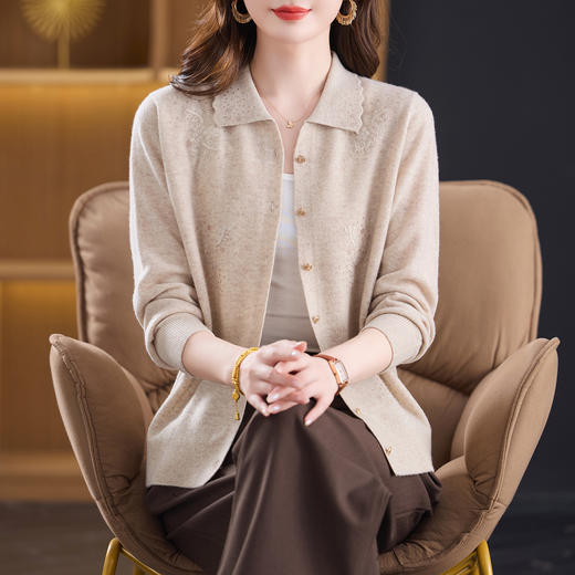 rq1055高端品牌100纯羊毛衫针织开衫女翻领上衣服新款中年妈妈毛衣外套 商品图2