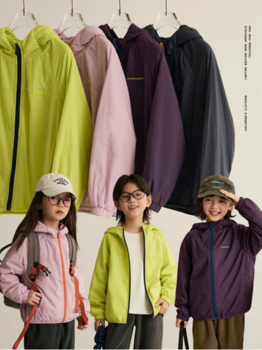 💖【多色加绒软壳三防冲锋衣外套】：一衣穿遍山海与街巷♦️硬核防护，藏在柔软肌理里 ✅软壳防风防水冲锋衣：🌟奥粒绒锁温，暖到心坎里 商品图0