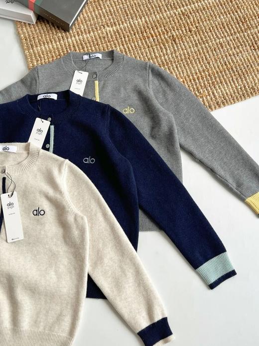 alo女士新款刺绣针织撞色毛衣钮扣开衫 商品图1