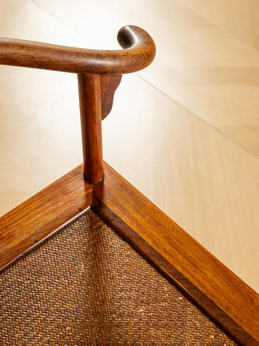 二十世纪	黄花梨螭龙捧寿圈椅（一对） 商品图4