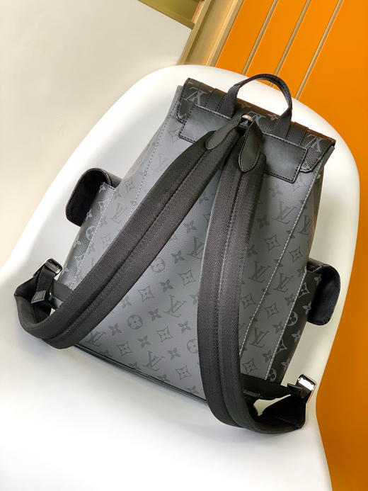 夏季特惠💰1100 原单LV 变码芯片 M46331黑灰 银花双肩登山包小号 Christopher 小号双肩包 商品图2