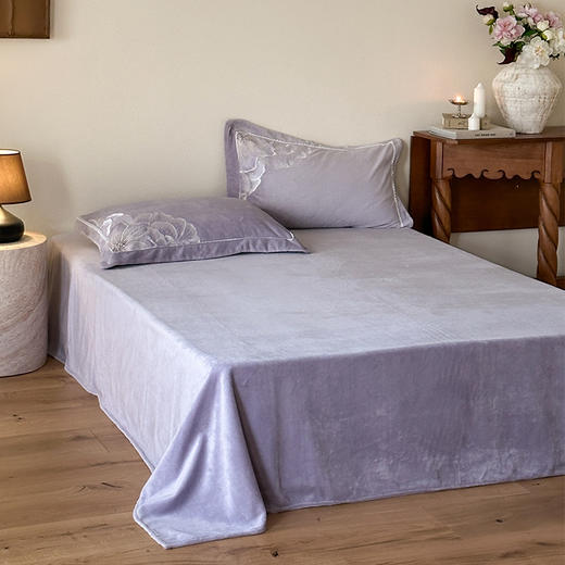 【230g高克重】云煦绒四件套佳斯娜{芙拉花园系列}【锁温保暖】【细腻丰盈】【厚实温暖】【刺绣花卉】抑菌防螨 防静电导电丝 AB双版 法式浪漫 商品图3