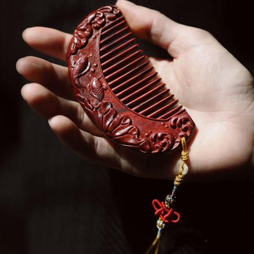 【青山特惠】小叶紫檀【连年有余】木梳.发梳.礼盒装 s59 商品图0