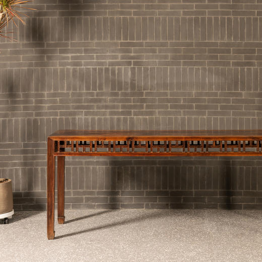 清中期	红木打洼俯仰山棂格四面平条桌 商品图2