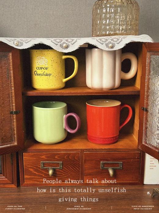 藏在角落的温柔，开团69抢，进口松木复古小柜 俄罗斯进口松木材质 做工精美木纹清晰 自然密度高双开门设计自带复古美感 日常收纳小物件不在话下基地直邮 商品图3