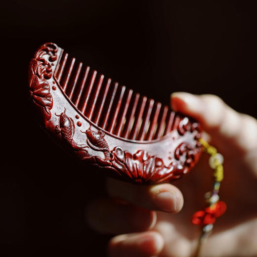 【青山特惠】小叶紫檀【连年有余】木梳.发梳.礼盒装 s59 商品图2