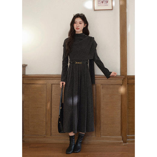 鹿向南「赫本千金」设计感半高领黑色显瘦连衣裙披肩两件套女初秋 商品图3