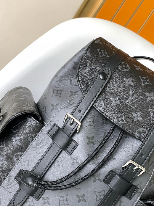 夏季特惠💰1100 原单LV 变码芯片 M46331黑灰 银花双肩登山包小号 Christopher 小号双肩包 商品图4