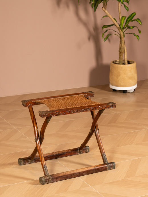 清	黄花梨螭龙纹交杌 商品图3