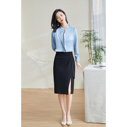 「冰蓝绸语」衬衫 细腻肌理感 米思阳2026春季新款时尚通勤衬衫小众设计感温柔气质百搭小衫4478 商品图4