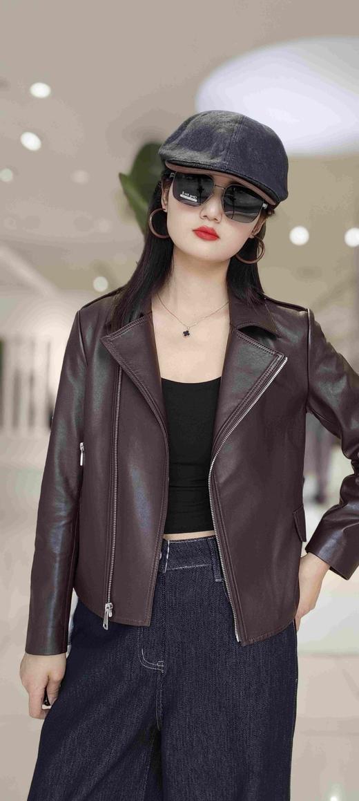 583251斜拉链羊皮机车外套 商品图1