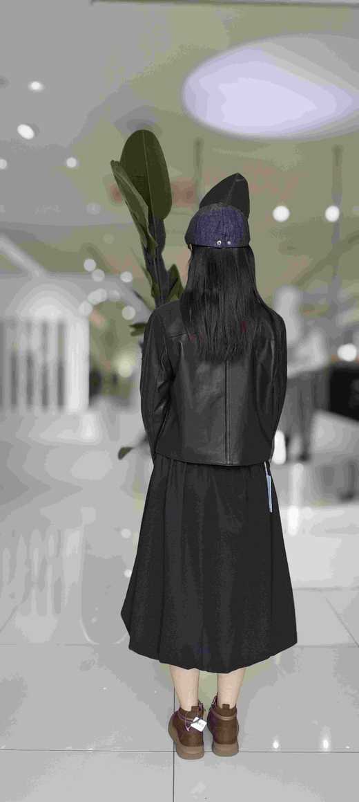 582595羊皮立领拉链夹克 商品图6