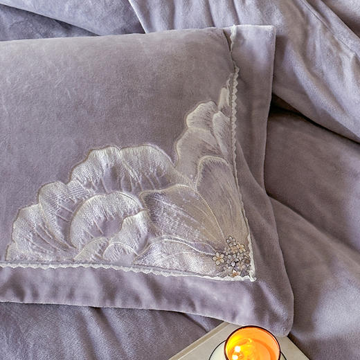 【230g高克重】云煦绒四件套佳斯娜{芙拉花园系列}【锁温保暖】【细腻丰盈】【厚实温暖】【刺绣花卉】抑菌防螨 防静电导电丝 AB双版 法式浪漫 商品图7