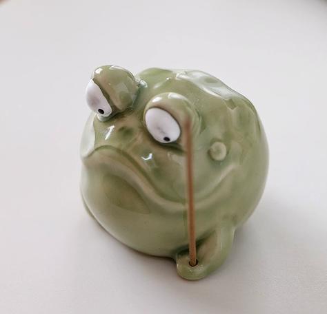 米马杂货 青蛙香插 德化陶瓷 搞怪香炉香托 迷你摆件 商品图1