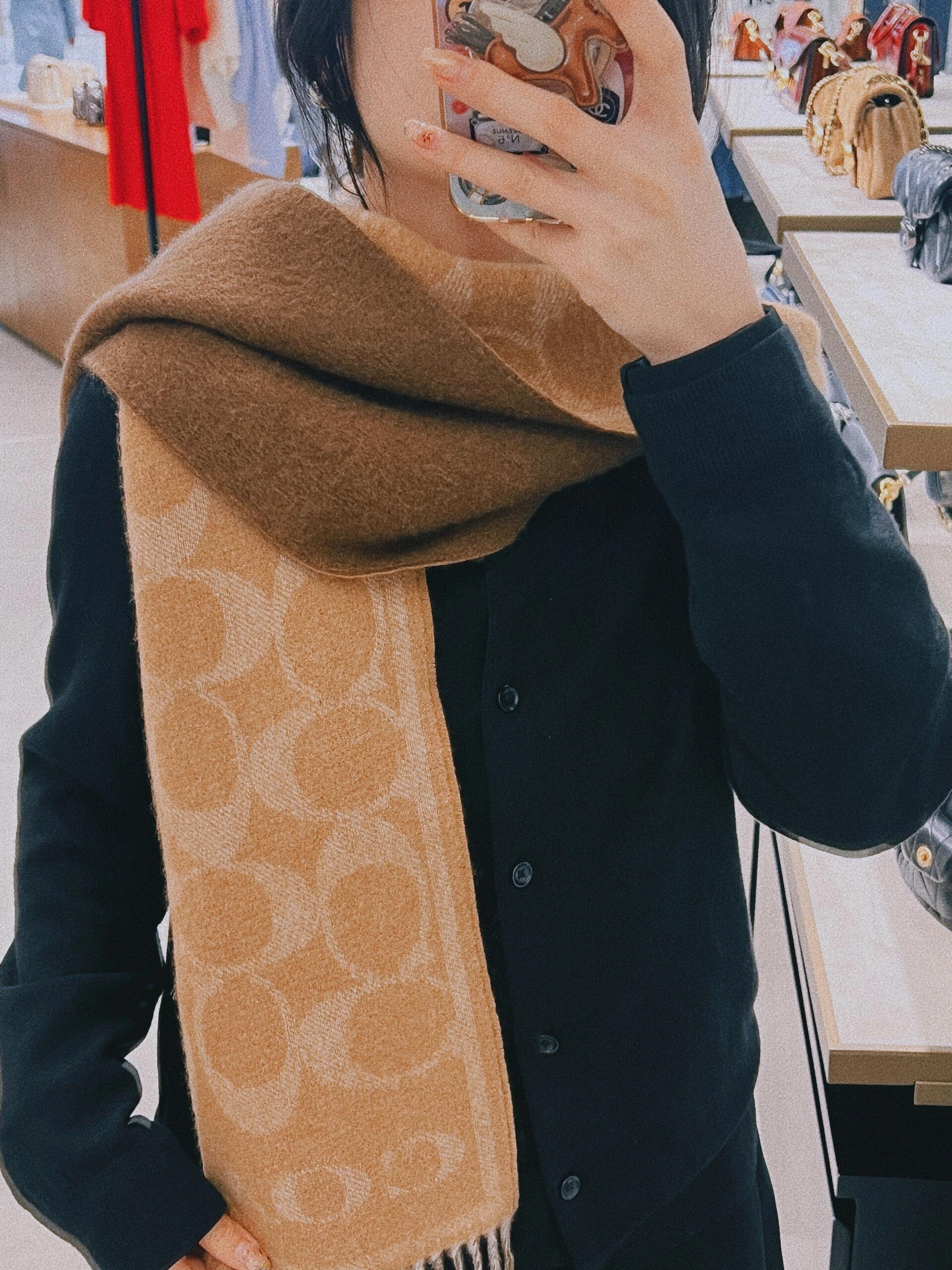 【香港直邮 COACH/蔻驰】蔻驰流苏字母印花 绒线围巾男女情侣同款