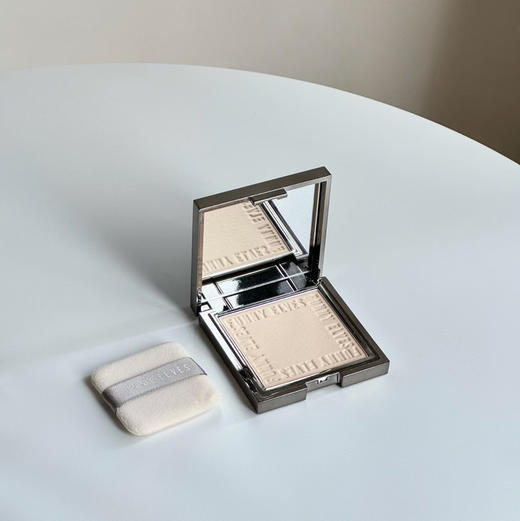 Funny Elves 方里 · 7g方里柔焦蜜粉饼FE粉饼持久定妆防水控油遮瑕 商品图1