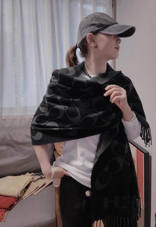 【香港直邮 COACH/蔻驰】蔻驰流苏字母印花 绒线围巾男女情侣同款 商品图7