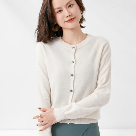 【秋冬必备，限时钜惠】秋季新款女SIIJJEYY枝辑羊毛V领圆领开衫外套 商品图4