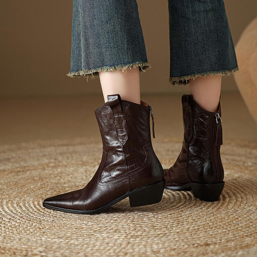 【预售5天】复古简约质感手抓纹羊皮西部靴秋冬粗中跟小方头真皮V口短靴女MLJ&C50 商品图0