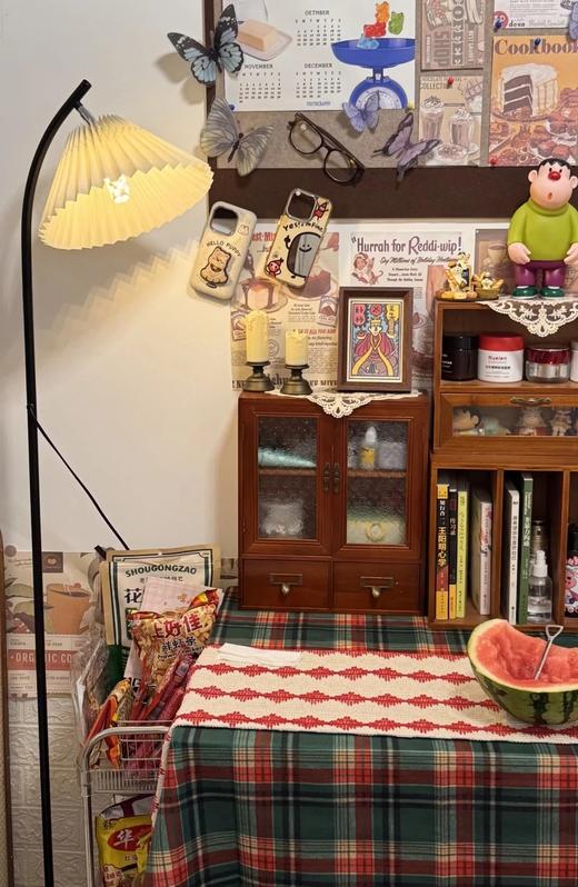 藏在角落的温柔，开团69抢，进口松木复古小柜 俄罗斯进口松木材质 做工精美木纹清晰 自然密度高双开门设计自带复古美感 日常收纳小物件不在话下基地直邮 商品图5