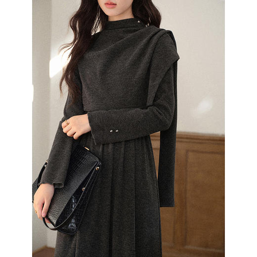 鹿向南「赫本千金」设计感半高领黑色显瘦连衣裙披肩两件套女初秋 商品图2