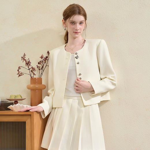 法式气质千金风短款外套女秋季不规则立体扣直筒廓形休闲上衣V2651146 商品图0