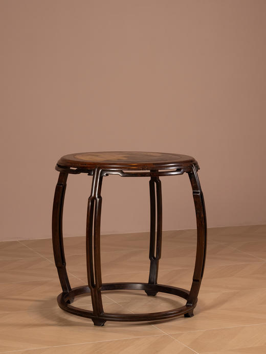 清中期	红木镶云石四足带托泥圆台 商品图1