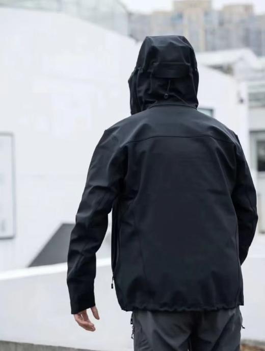 高品质！凯L石M8 连帽软壳冲锋衣 户外防泼水薄绒男款登山服! 商品图9