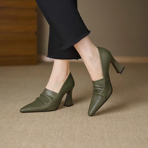 【预售5天】软羊皮配裙子绿色高跟鞋女秋冬气质尖头软底法式深口单鞋RS&7068 商品图2