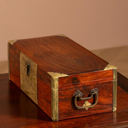 清早期	黄花梨铜包角文房箱 商品图4
