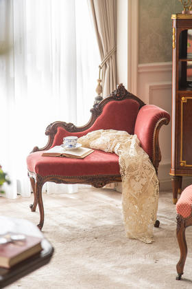 独角鹿西洋古董19世纪末法国出品路易十五风格莨苕卷叶主题硬木雕花装饰绒面贵妃椅