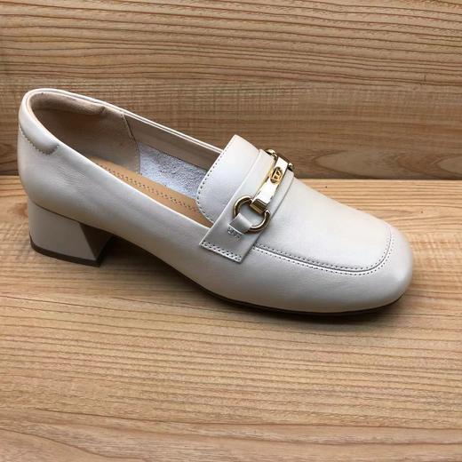 豪行春季新款时尚休闲真皮粗跟浅口乐福鞋女单鞋24130102 商品图1