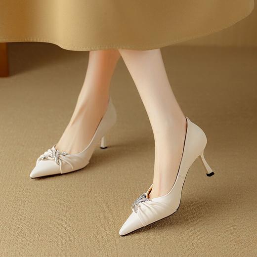 【预售5天】法式水钻蝴蝶结细跟高跟鞋女新款真皮尖头浅口百搭单鞋DB&M6185 商品图0