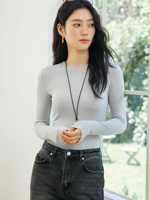 轻磨毛天丝莫代尔打底 添加软黄金羊绒 软软糯糯亲肤 云朵感打底长袖上衣 经典简约色系 上身显瘦收肉女装 商品图0