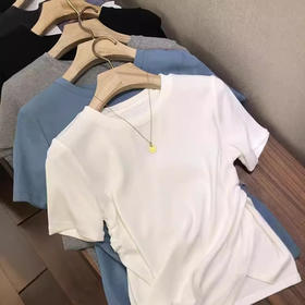 【断码清仓，无退换】巨巨巨显瘦！2025春季新款简约佰搭褶皱收腰不规则纯色圆领T恤女款！
