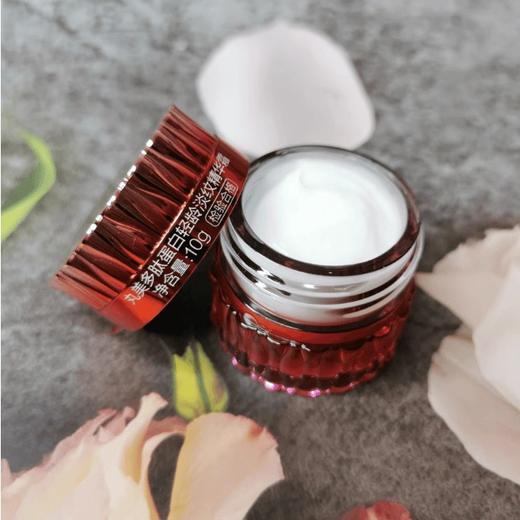 丸美多肽蛋白轻龄淡纹精华霜10g中样
新日期 商品图1