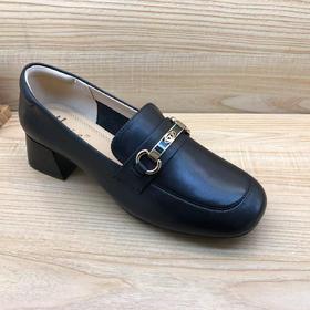 豪行春季新款时尚休闲真皮粗跟浅口乐福鞋女单鞋24130102