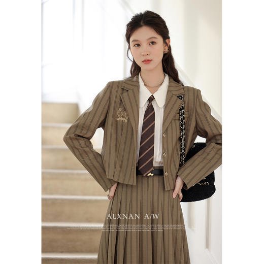 鹿向南《摩登时代》气质学院风高级感通勤2025新款流行时尚套装女LXN31205XZ+LXN31205 商品图1