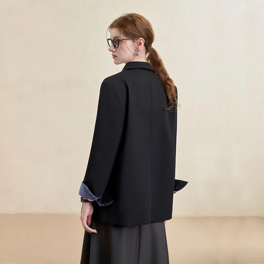 西遇双排扣翻领休闲西装外套女秋季廓形宽松垫肩商务通勤西装V2751144 商品图4