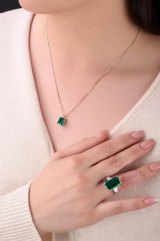 伽罗 JALO N2款 培育哥伦比亚祖母绿宝石18K金吊坠项链 商品图3