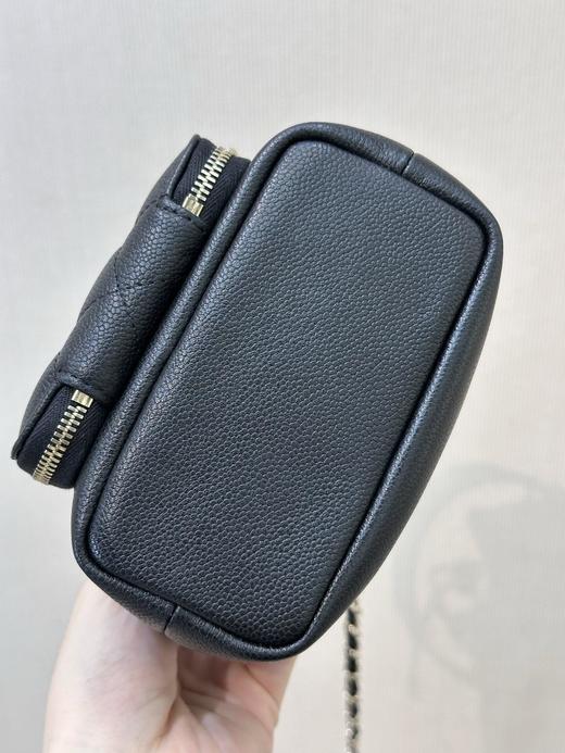 香奈儿 22B秋冬 品牌菱格皮穿链徽标Logo抽绳开合 颗粒压花鱼子酱牛皮 水桶包单肩斜挎包 超迷你(LZ) 商品图7