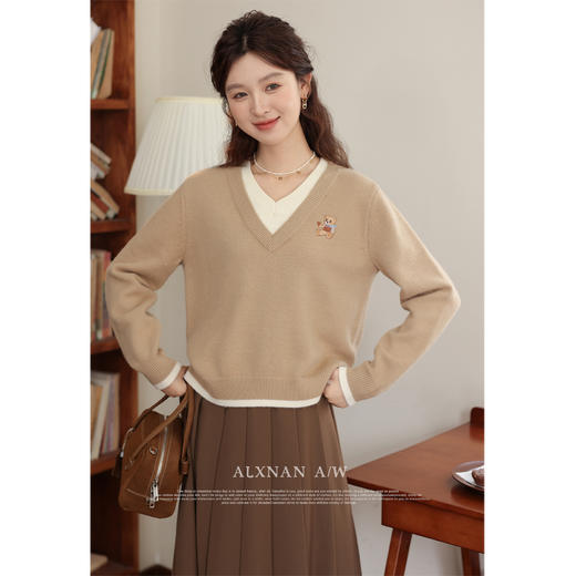 鹿向南《玛奇小熊》假两件V领毛衣女2025秋冬季内搭美拉德针织衫 商品图2