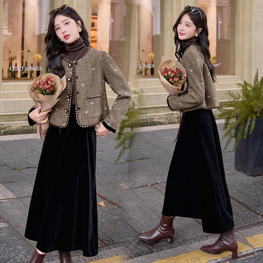 2025年冬装新款咖色三角花边上衣金丝绒长裙套装YJLY8663 商品图1