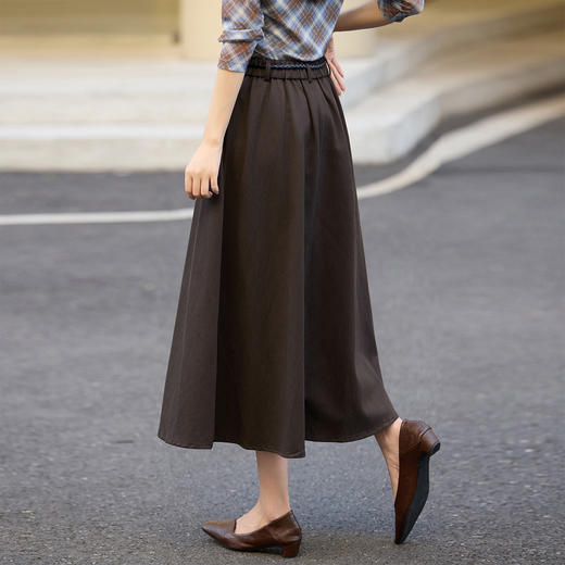 【10/1新品】熙世界老钱风配丝巾天丝半身裙女2025秋季新款遮跨显瘦大摆a字裙 商品图4