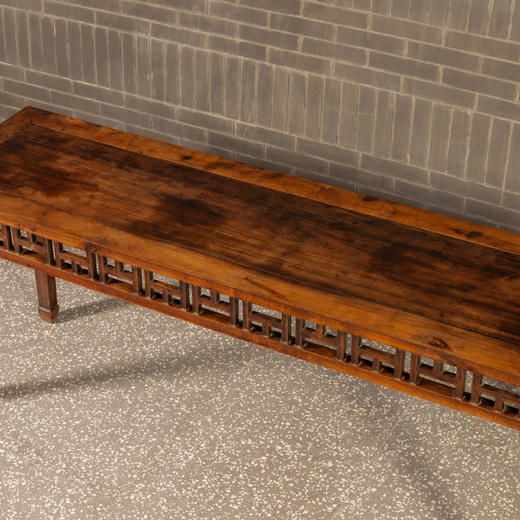 清中期	红木打洼俯仰山棂格四面平条桌 商品图4