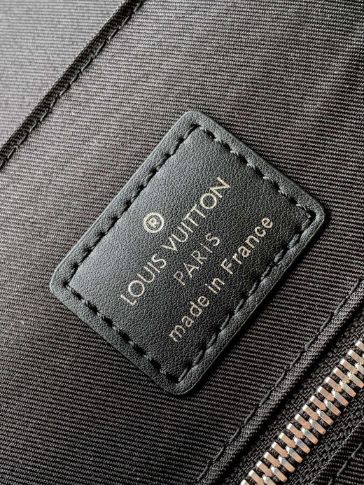 夏季特惠💰1100 原单LV 变码芯片 M46331黑灰 银花双肩登山包小号 Christopher 小号双肩包 商品图8