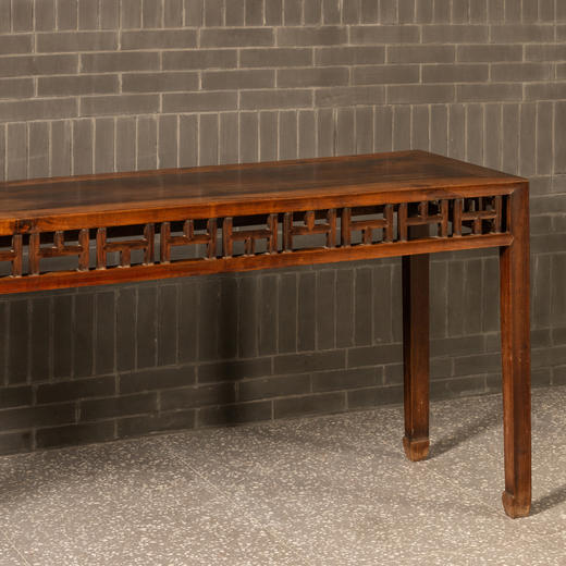 清中期	红木打洼俯仰山棂格四面平条桌 商品图1