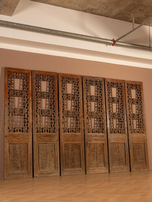 清	松木雕博古清供图隔扇一组（六件） 商品图1