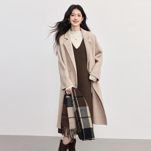 【10/1新品】熙世界法式V领针织背心裙女2025秋冬新款宽松慵懒羊毛无袖连衣裙 商品图3